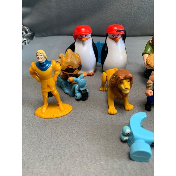 14 Mixed Disney & DreamWorks Frozen Lion King Kids Meal Figurine Set - Picture 2 of 13